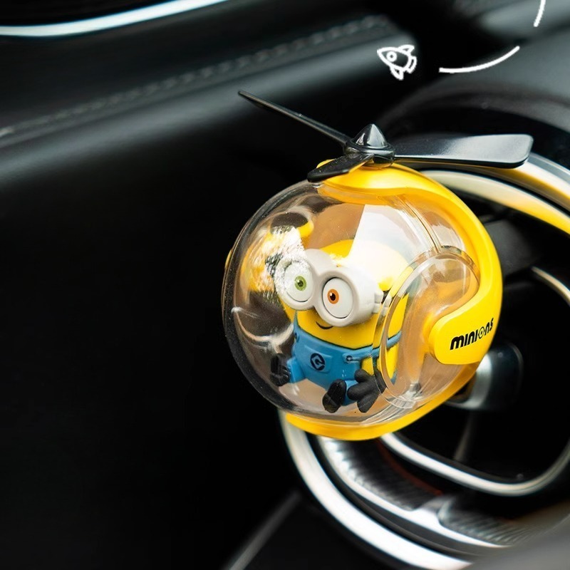 Car Accessories For Inside - ミニオン風車用芳香剤、かわいい漫画風車用香水クリップ、クリエイティブなアロマバームオーナメント、素敵な車内ギフト